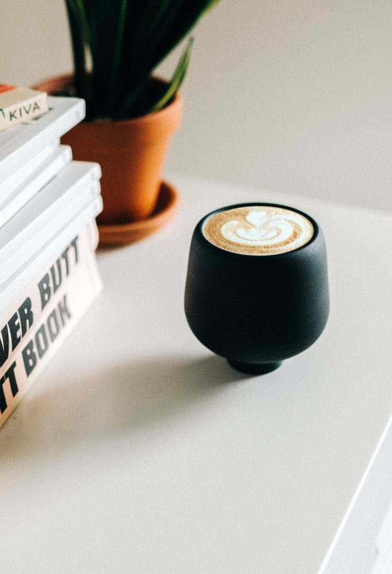 Z jakich składników składa się cappuccino z dodatkiem oleju mct?